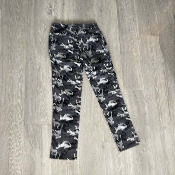 Men’s Camo chinos 30” waist 32” length ASOS DESIGN NWOT - Picture 6 of 6